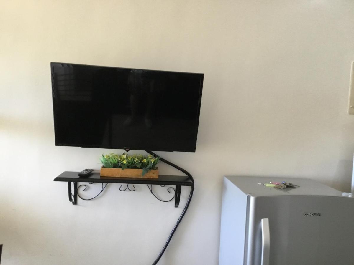 Condominium With Swimming Pool And Viewing Deck Tagaytay City Екстер'єр фото