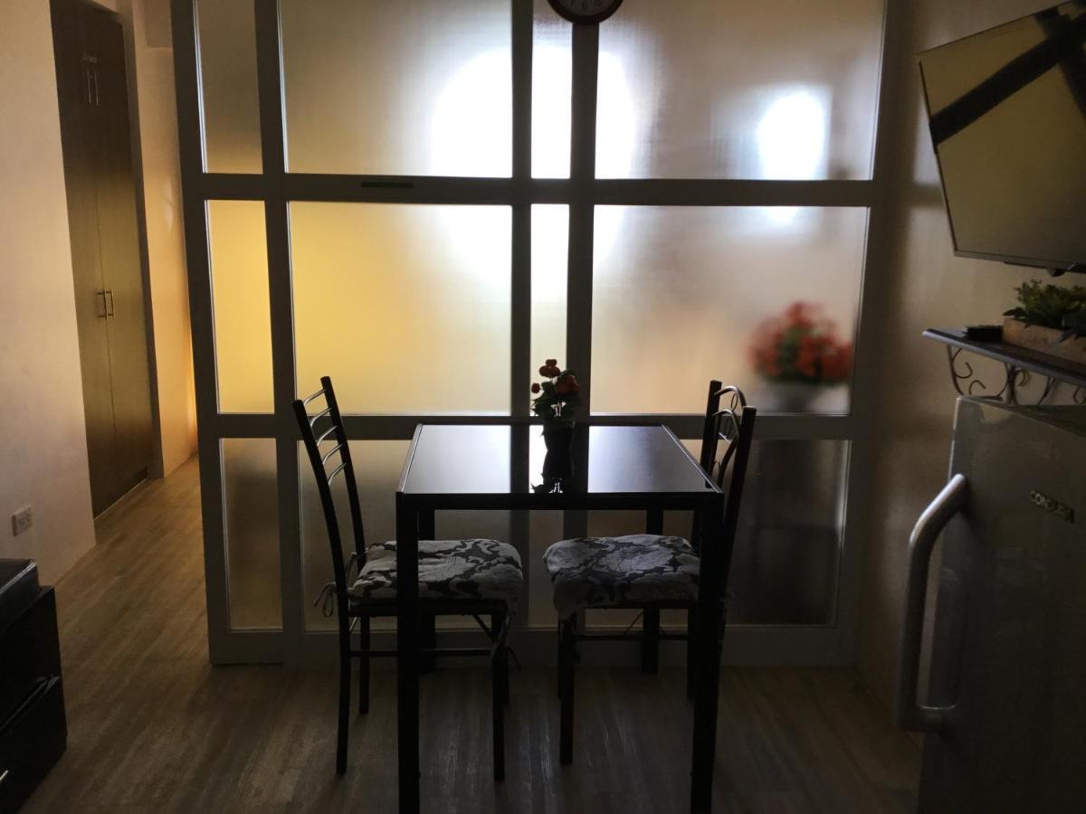 Condominium With Swimming Pool And Viewing Deck Tagaytay City Екстер'єр фото