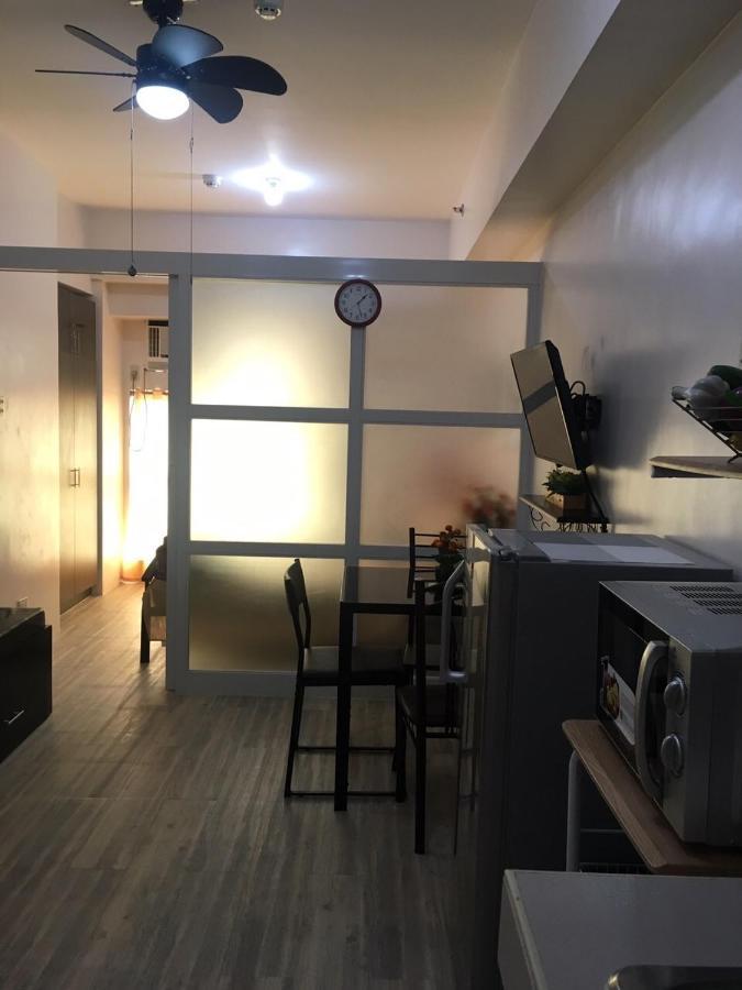Condominium With Swimming Pool And Viewing Deck Tagaytay City Екстер'єр фото
