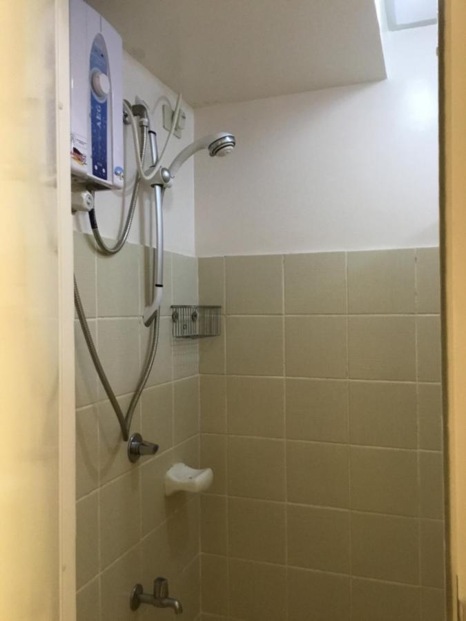 Condominium With Swimming Pool And Viewing Deck Tagaytay City Екстер'єр фото
