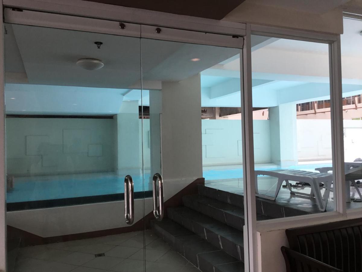 Condominium With Swimming Pool And Viewing Deck Tagaytay City Екстер'єр фото