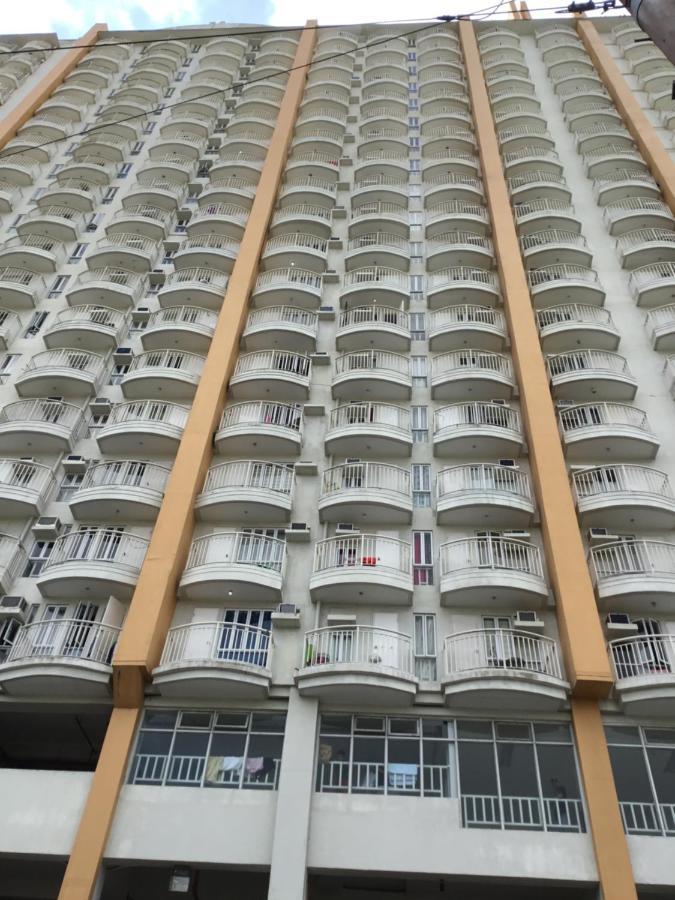 Condominium With Swimming Pool And Viewing Deck Tagaytay City Екстер'єр фото